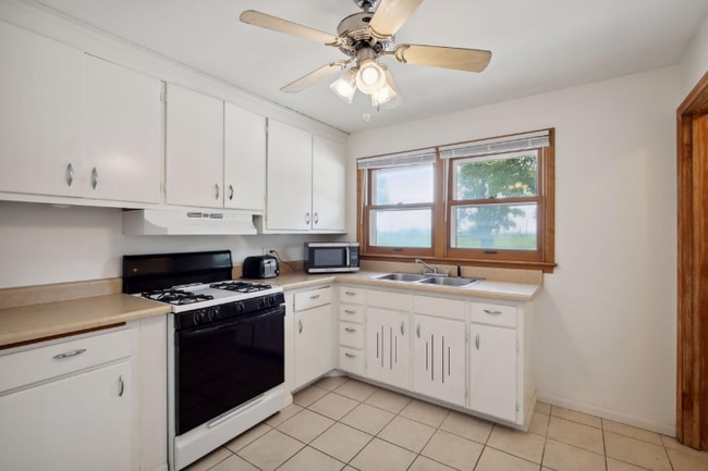 Photo - 2104-2106 E 58th St Unit 2104