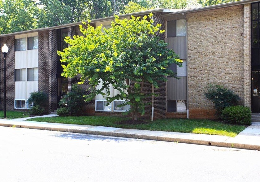 Gwynn Oaks Landing Apartment & Townhomes For Rent in Gwynn Oak, MD