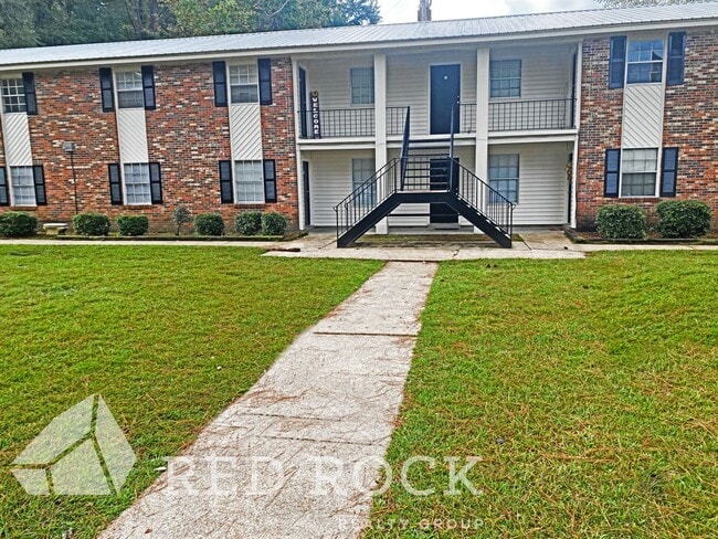 Photo - Chanticleer Apartments