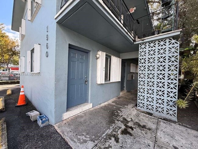 Building Photo - 1960 NW Flagler Terrace Unit 1