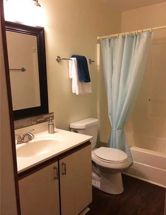 Photo - 504 Thorncliff Dr Unit 303