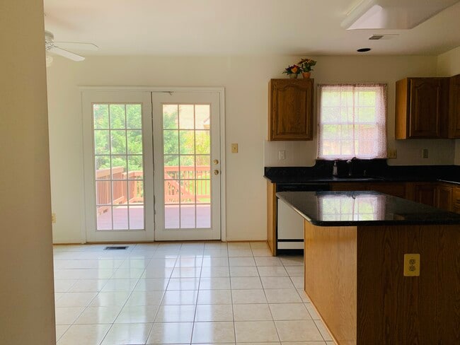 Photo - 907 Hidden Moss Dr