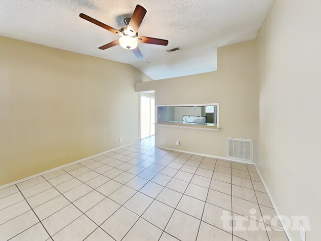 9415 Valley Moss