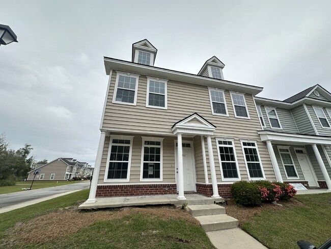 Building Photo - Townhouse for Rent
