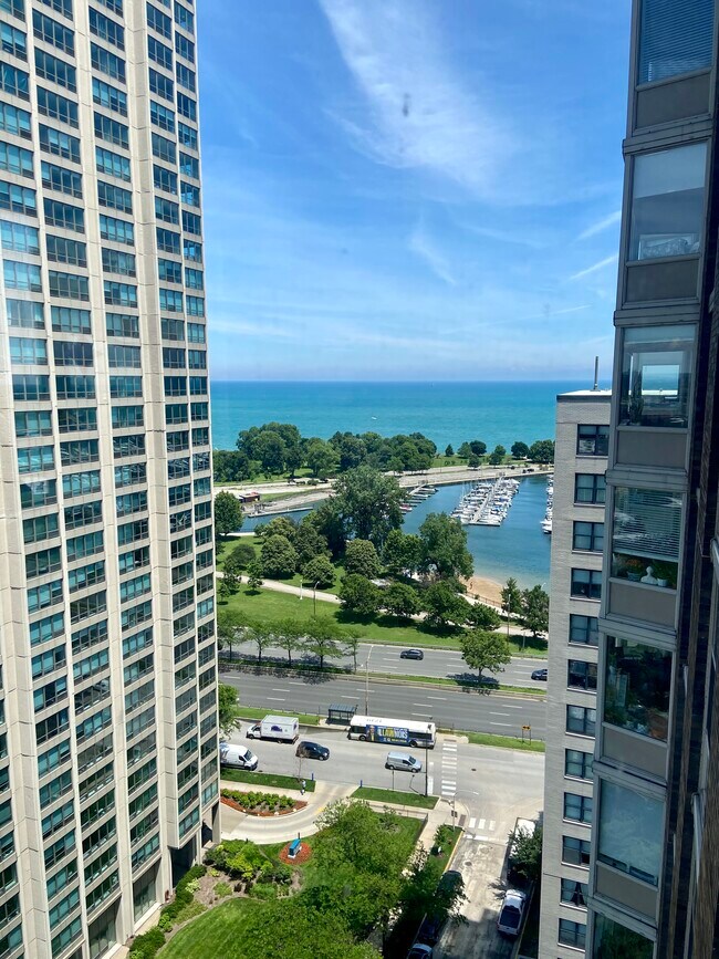 Photo - 525 W Hawthorne Pl Unit 2104