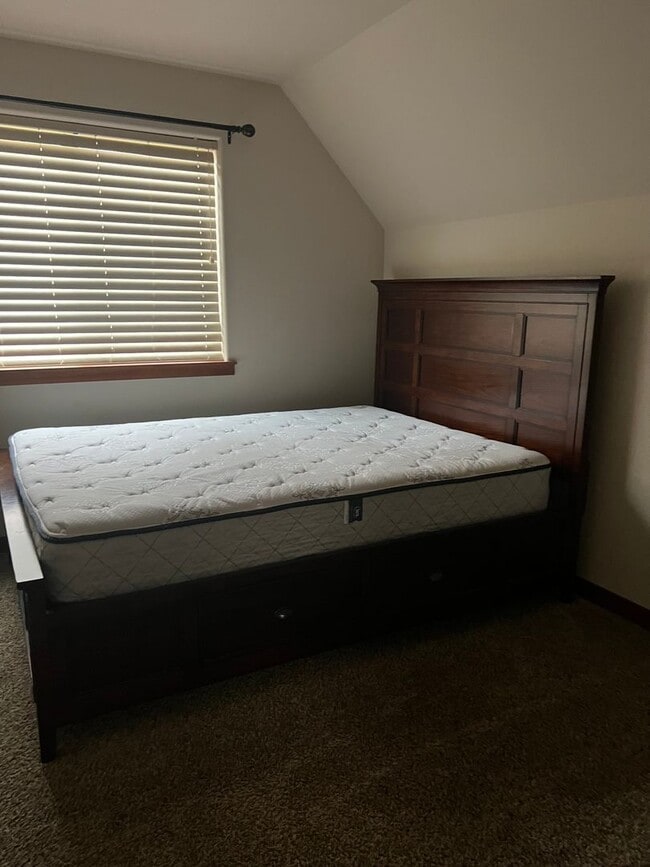 Photo - Beautiful 4 Bedroom in Ferndale!