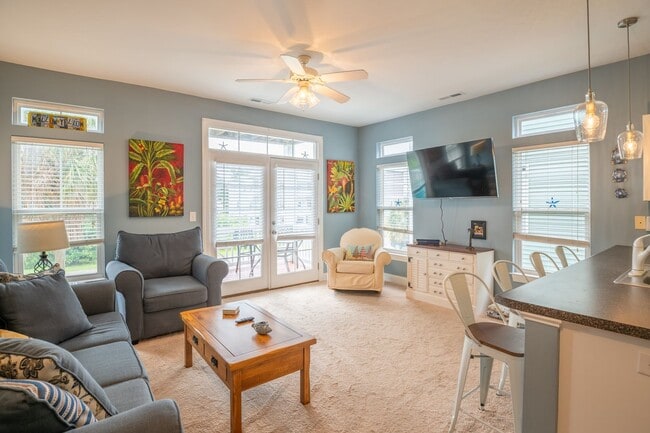 Photo - Mellow Yellow @ 1114 Bonito Lane #1
