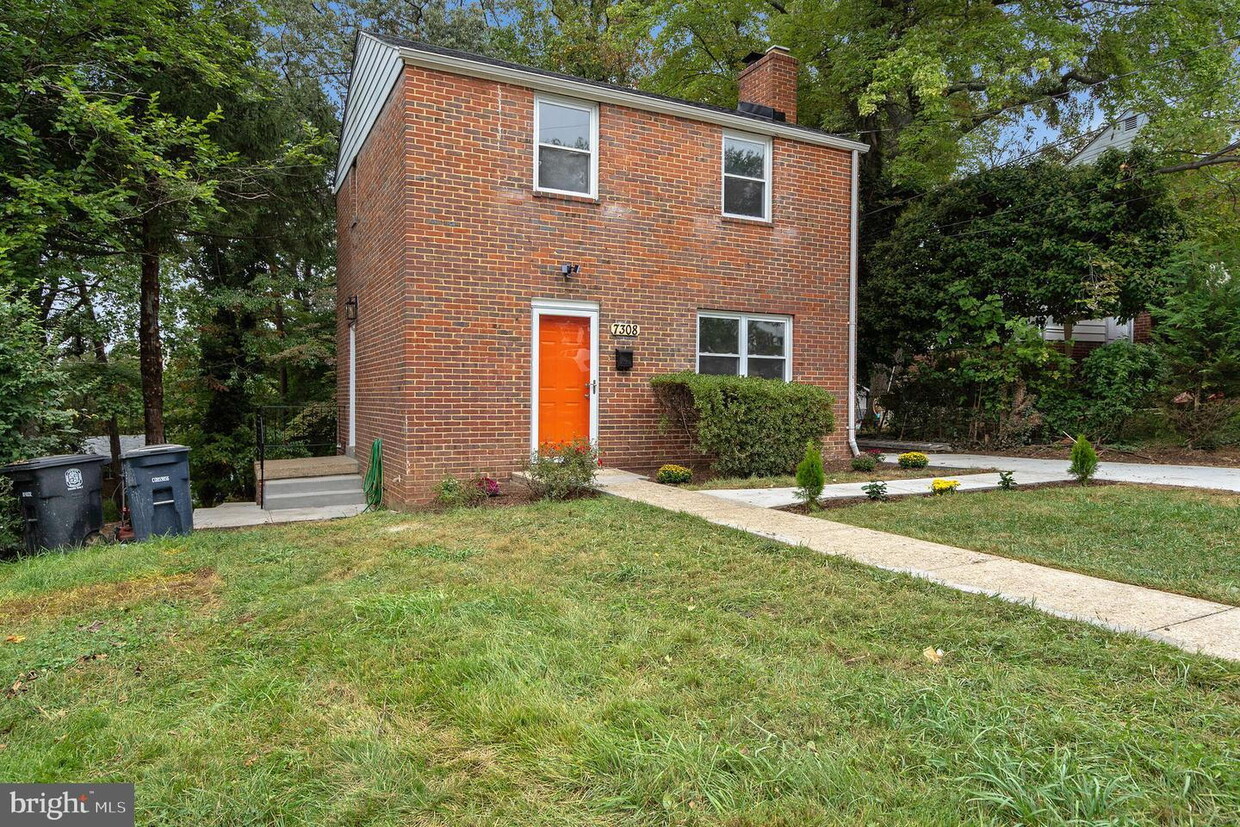 "Charming Takoma Park Home: 3 Beds, 2 Bath... - "Charming Takoma Park Home: 3 Beds, 2 Bath...