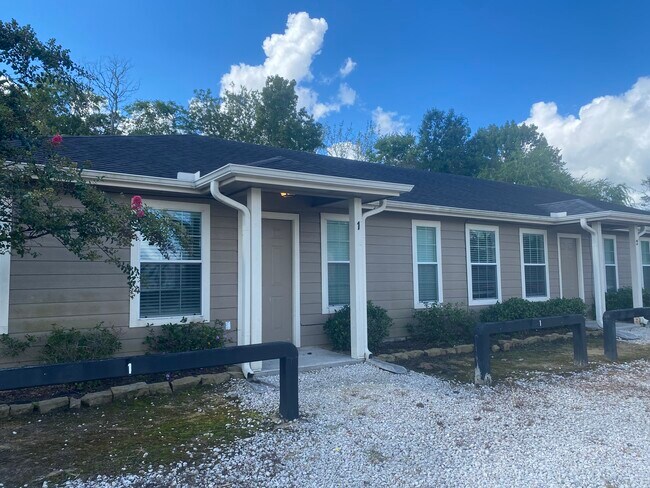 Photo - 200 W Crosby St Unit 1