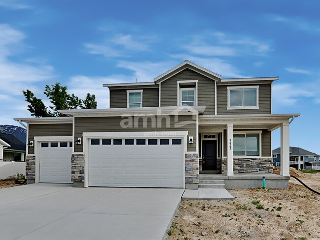 Building Photo - 2222 E Silverado Ln