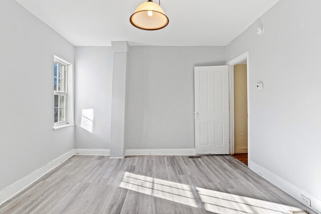 Photo - 160 McClellan St