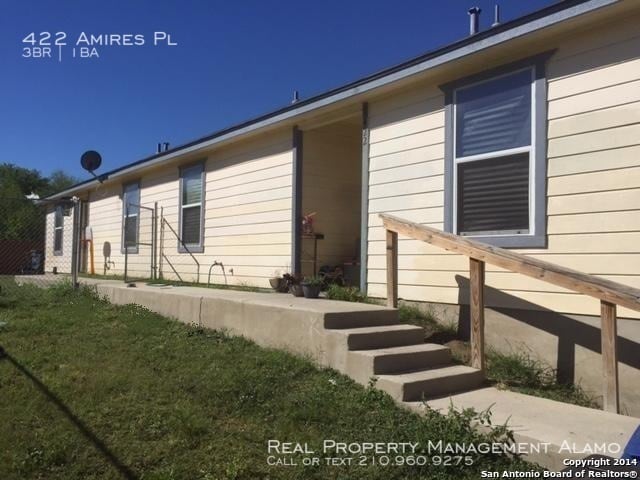 Photo - 422 Amires Pl