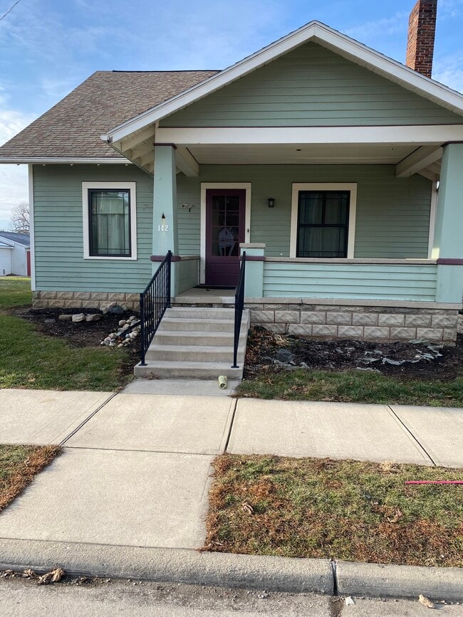 Photo - 142 N Main St House