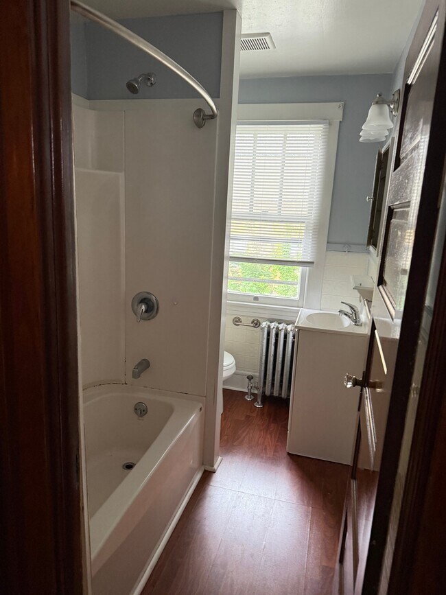 Photo - 1150R Boyd Ave