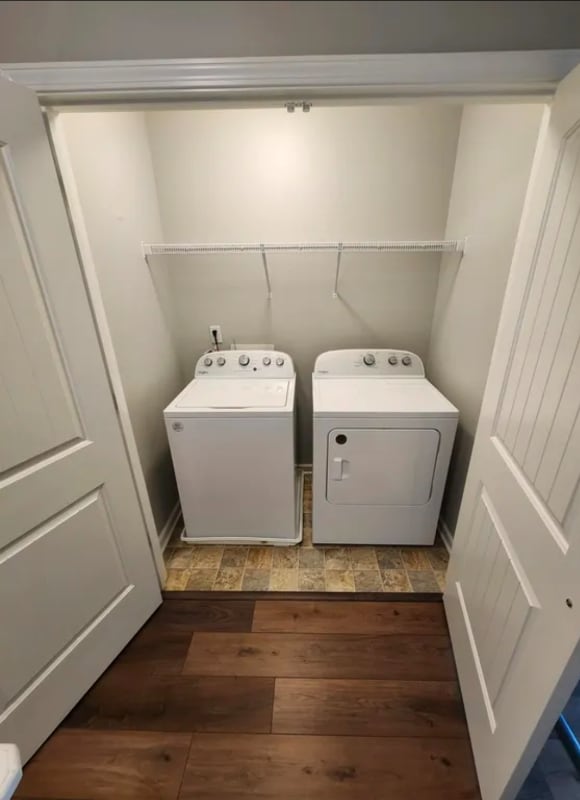 Photo - 826 Lower Park Pl