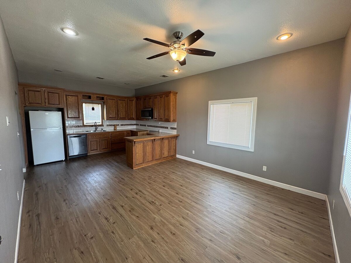 Photo - 306 S Joplin St