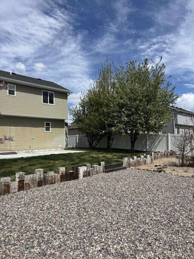 Photo - 2075 Mary Dr