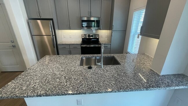 Photo - 2614 Waterway Ln