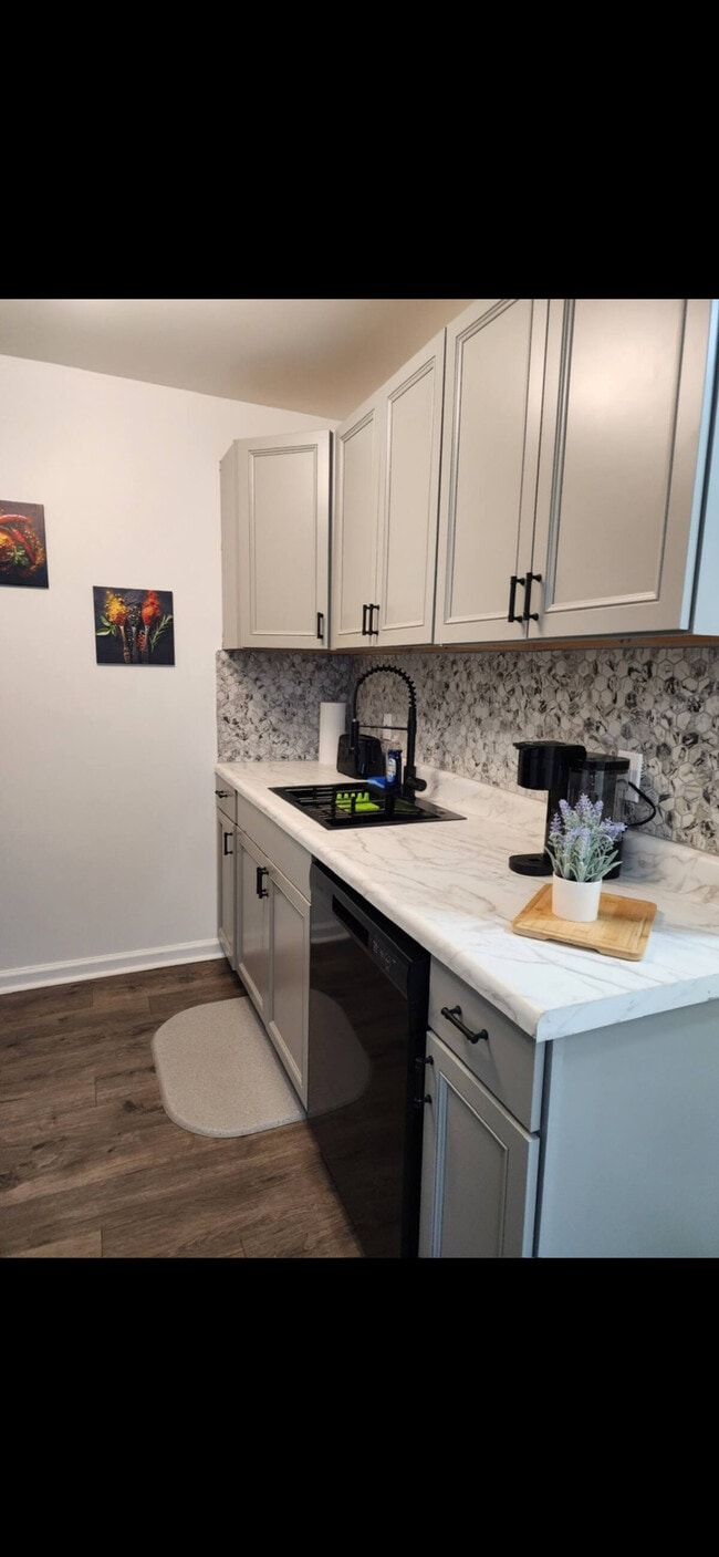 Photo - West Grant St Apartments