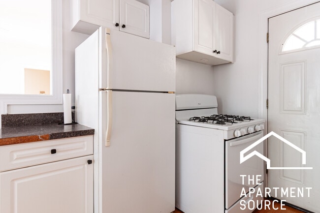 Photo - 3823.5 N Fremont St Unit W2