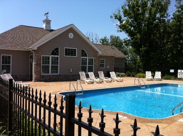Fox Chase Luxury Apts
