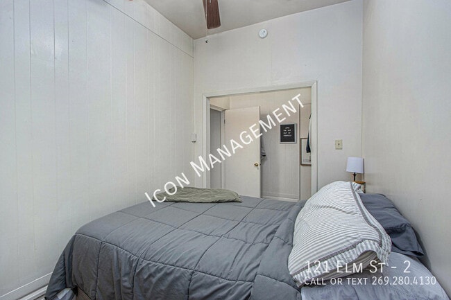 Photo - 121 Elm St Unit 2