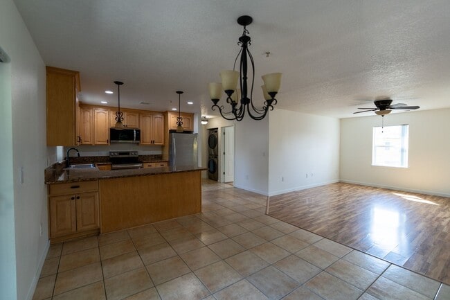 Building Photo - RARE FIND! Beautiful Triplex with Exceptio... Rental