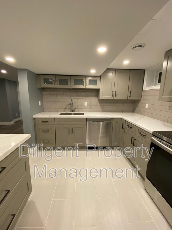 Photo - 369 Applegrove Ave