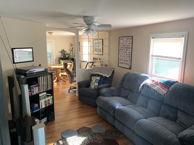 Photo - 3811 Greenleaf St