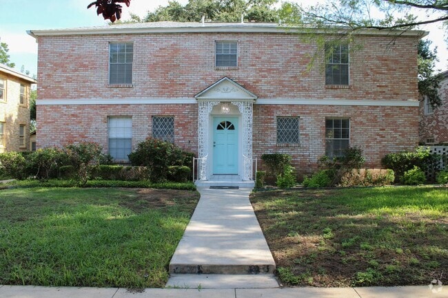 Building Photo - 331-er Unit Apartment B