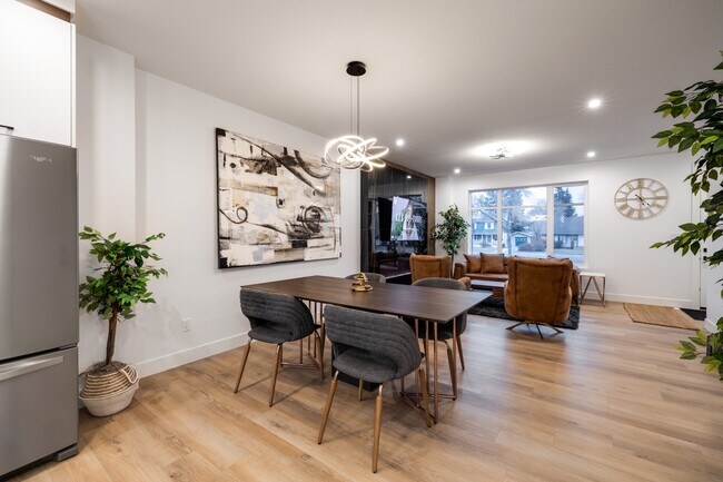 Photo - 9339 87 Ave NW Unit 4