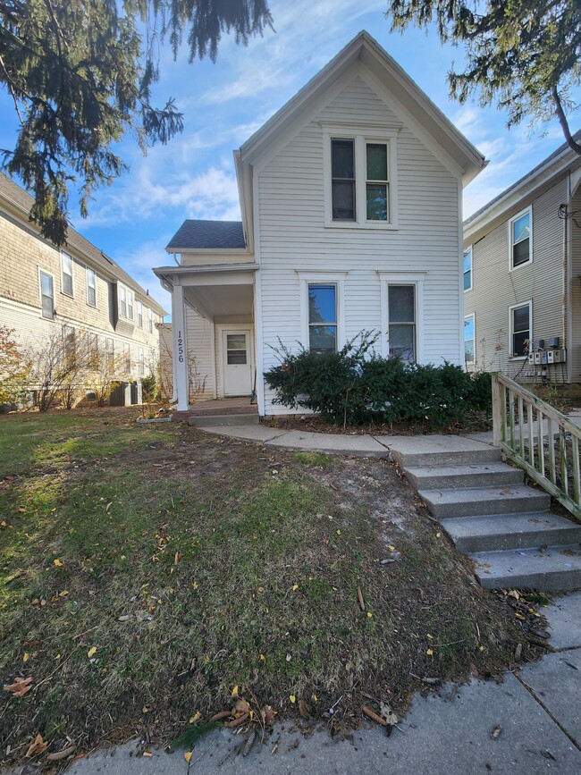 Photo - 1256 University Ave Townhome