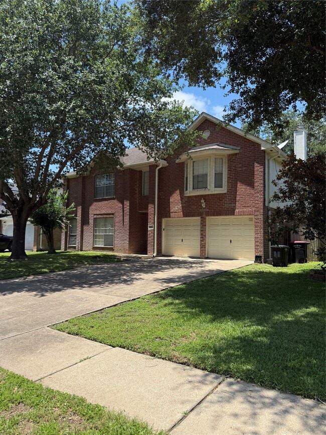 Building Photo - 23126 S Waterlake