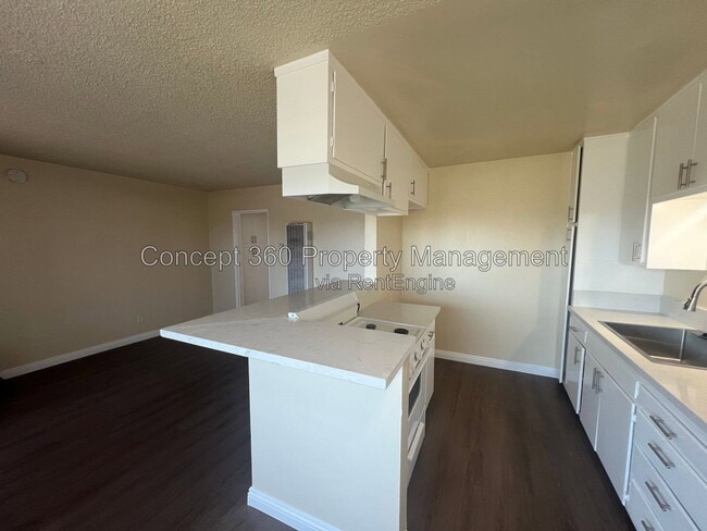 Building Photo - 2248 Atlantic Ave Unit 5