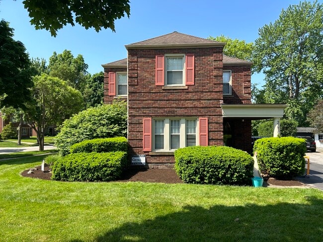 Building Photo - 2638 Fenwick Rd