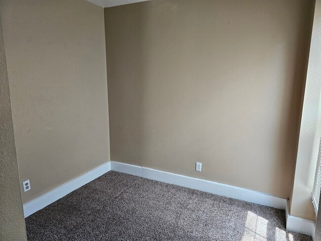 Photo - 329 E Dale St Unit 1