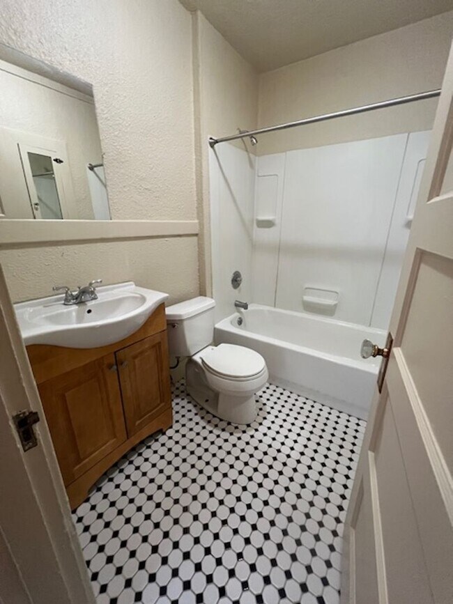 Photo - Luna Park Properties - Boysen Unit Boysen 2