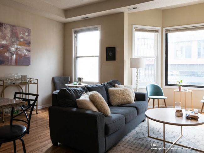 Photo - 2523 N Lincoln Ave Unidad 2C