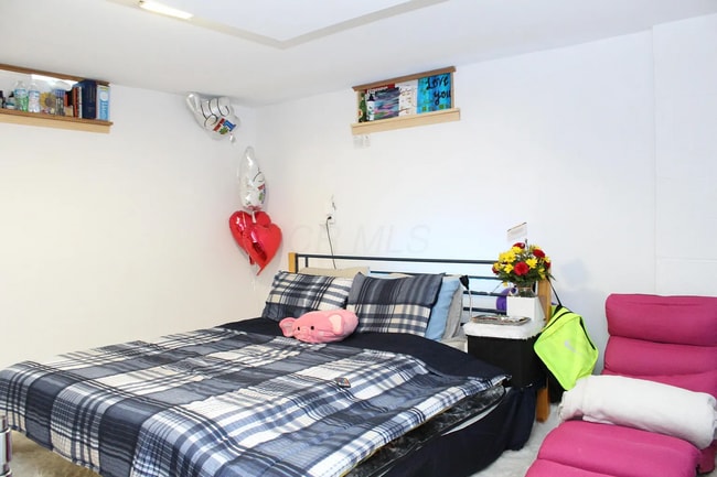 Photo - 1559 Frebis Ave