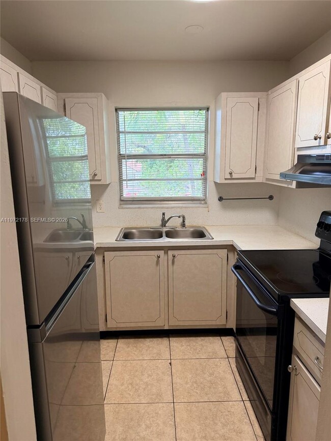 Photo - 2134 Lincoln St Unit 20