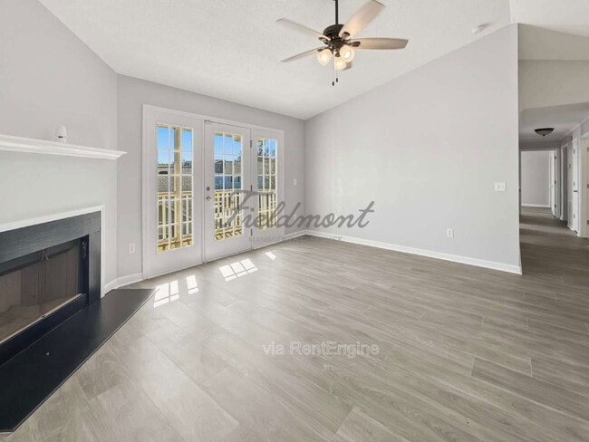 Photo - 107 Pelham Square Way