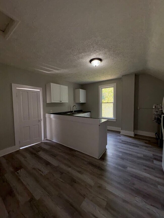 Photo - 656 Kling St Unidad B