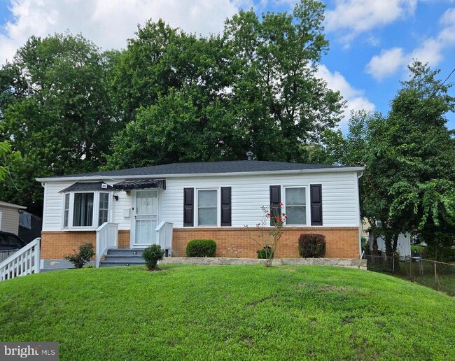 Building Photo - 5520 Duchaine Dr Rental