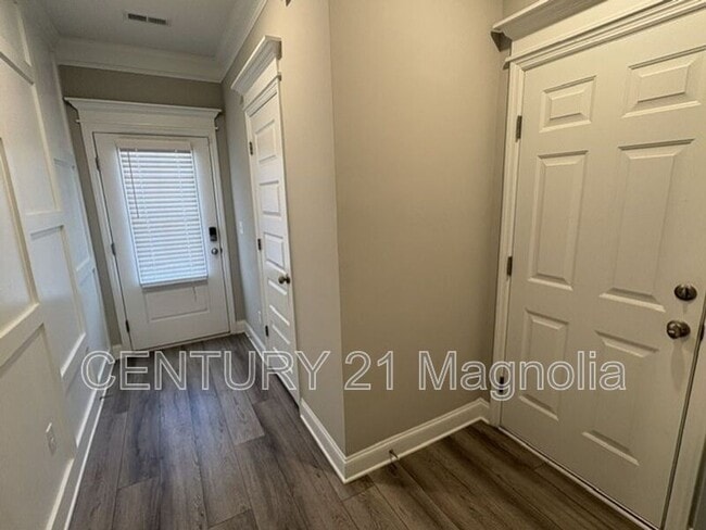 Photo - 1007 Linsmore Ave