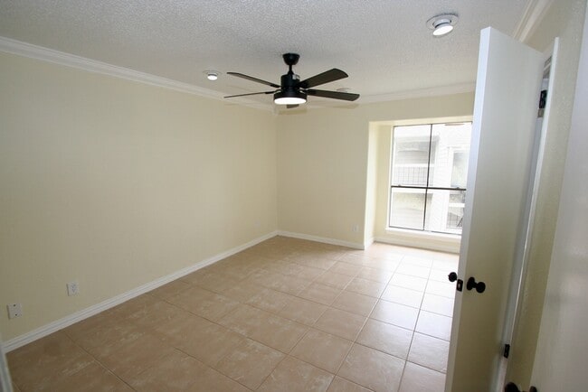 Photo - 17331 Red Oak Dr
