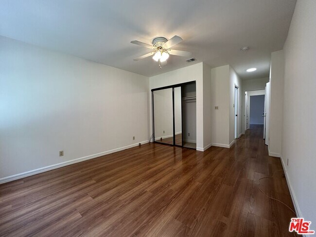 Photo - 4608 Saloma Ave