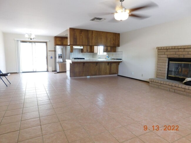 Photo - 330 E Wilson Ave