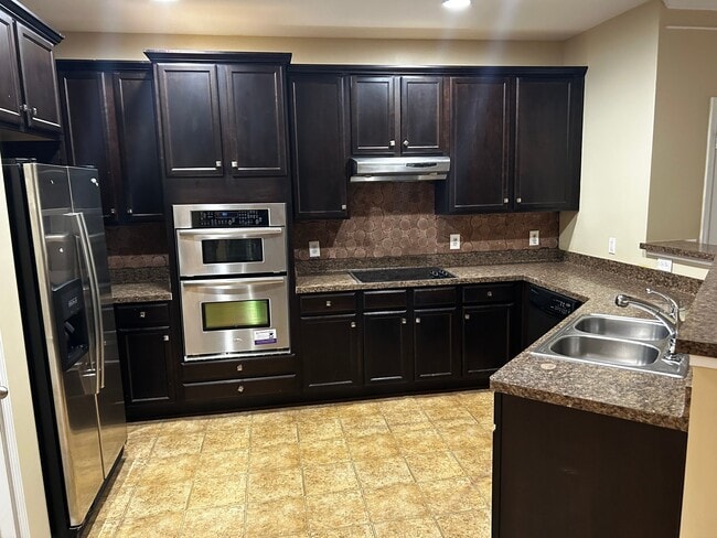 1023 Privy Ln