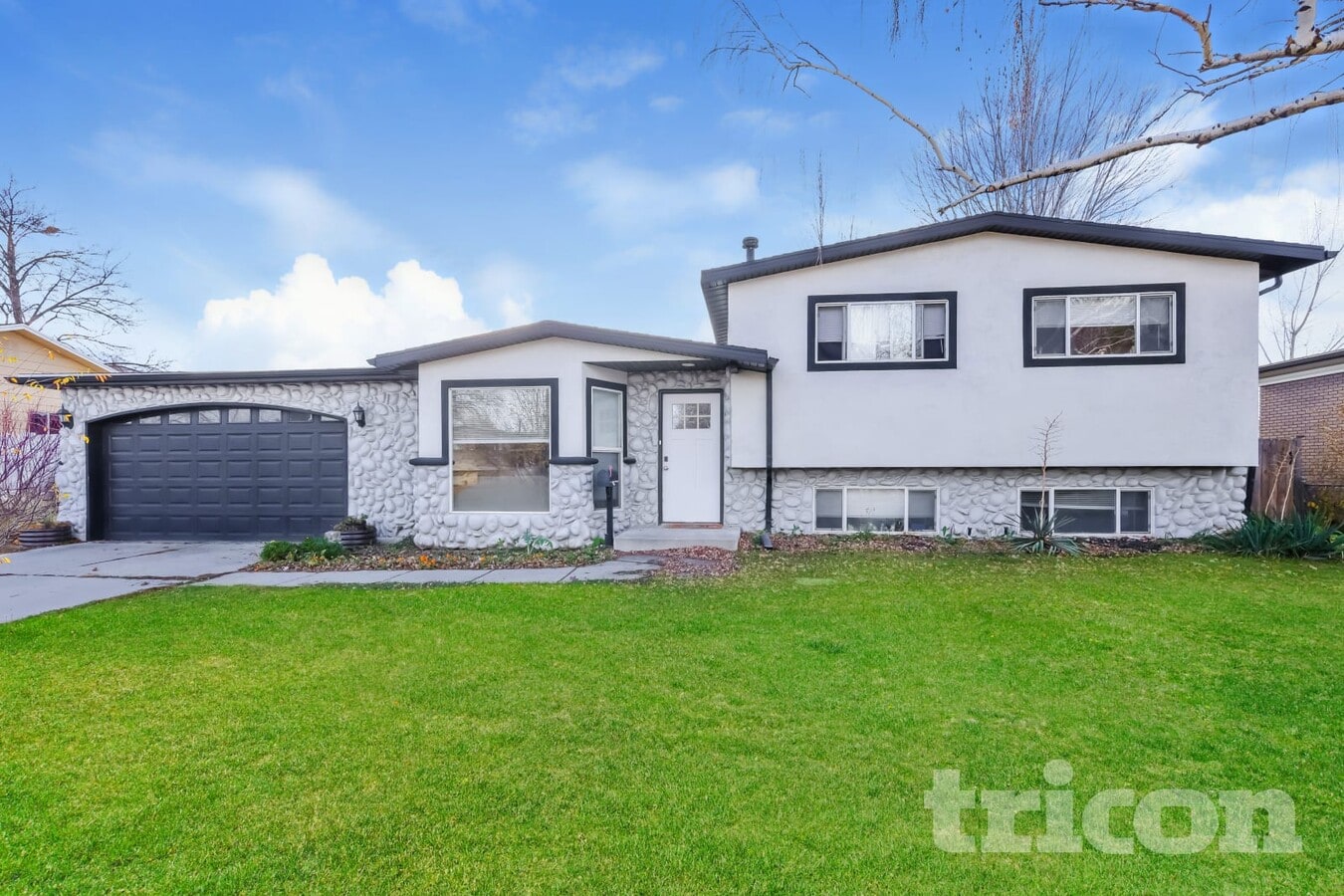 Photo - 440 E 8490 S