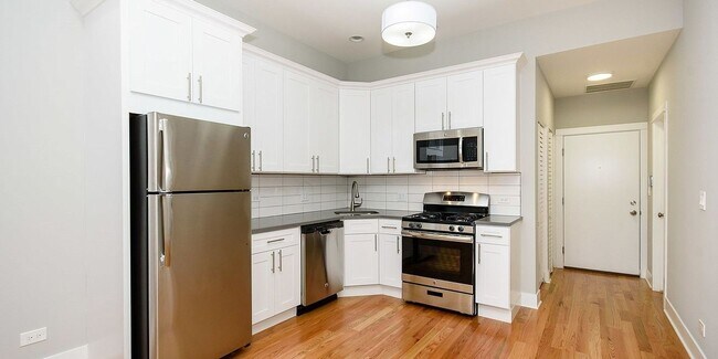 Photo - Beautiful, Updated 2bd/1bth heart of Ukrainian Village, Avail 7/1! Unit 2119 Chicago 2F